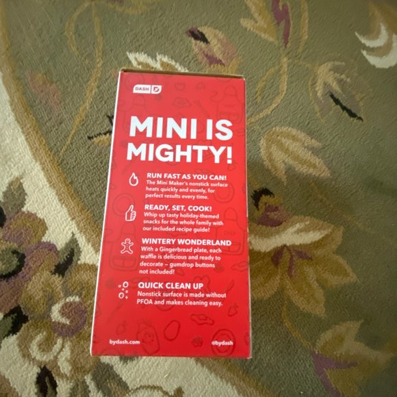 Gingerbread Man Mini Waffle Maker - Picture 3 of 6